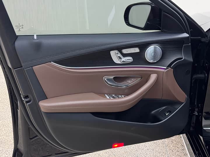 Mercedes-Benz E-Class 2020 E 300 L Luxury — фото 9