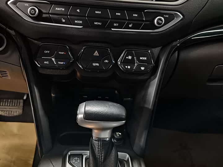 Trumpchi GS4 2015 200 T G-DCT — фото 14