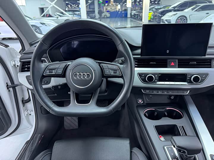 Audi A4L 40 TFSI люкс-динамик — фото 9