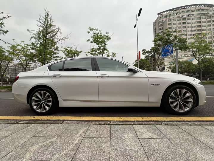 BMW 5-Series 2014 528 Li x Drive Leading — фото 22