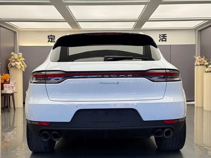 Porsche Macan 2018 Macan 2.0 T — фото 13
