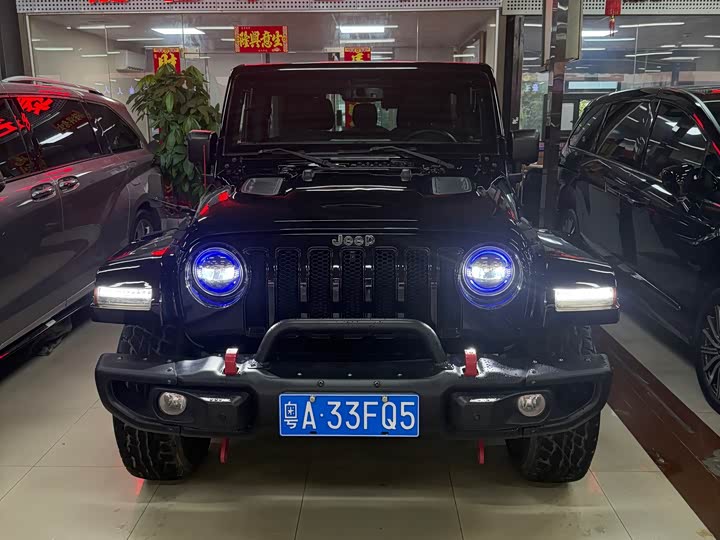 Jeep Wrangler — фото 10