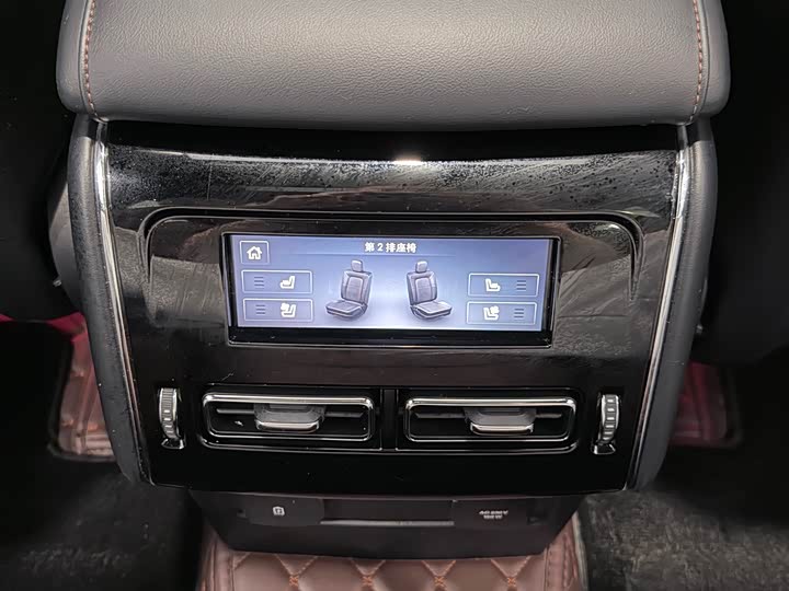Lincoln Aviator — фото 17