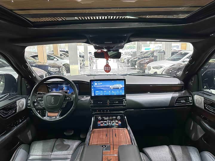 Lincoln Navigator — фото 15