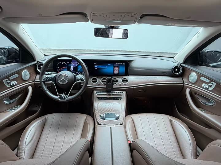 Mercedes-Benz E-Class 2023 E 300 L Luxury — фото 7
