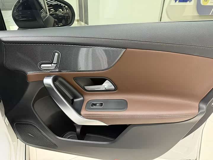 Mercedes-Benz A-Class 2019 A 200 L — фото 20