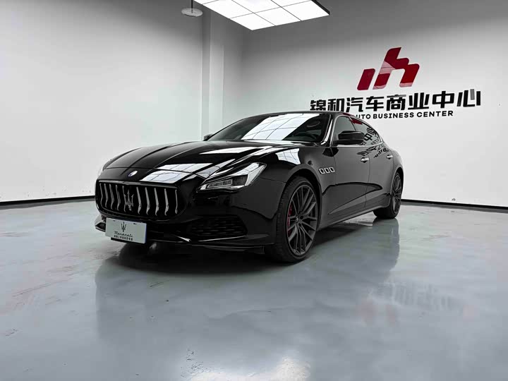 Maserati Quattroporte — фото 1