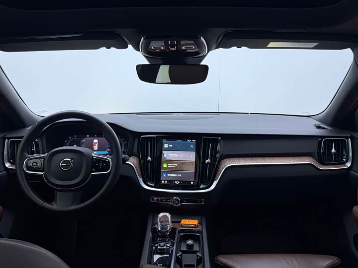 Volvo S60 2023 B 4 — фото 15