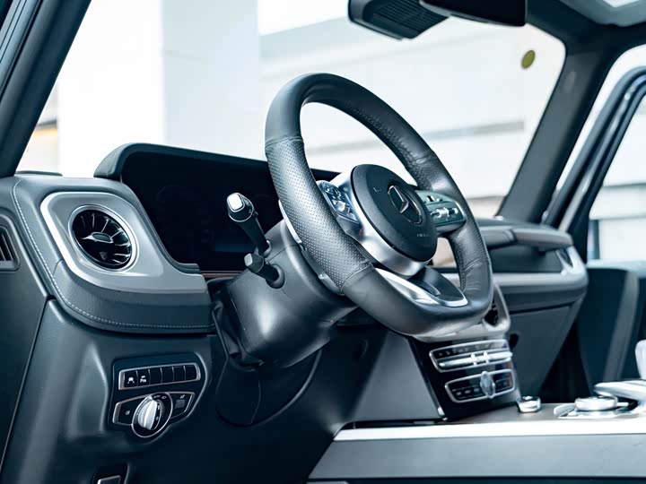 Mercedes-Benz G-Class 2021 G 500 — фото 17