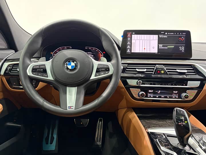 BMW 6-Series 2022 630i M — фото 9