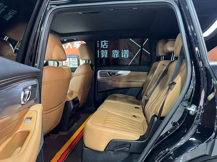 Trumpchi GS8 2024 2.0 TGDI 4 WD 7 — фото 8
