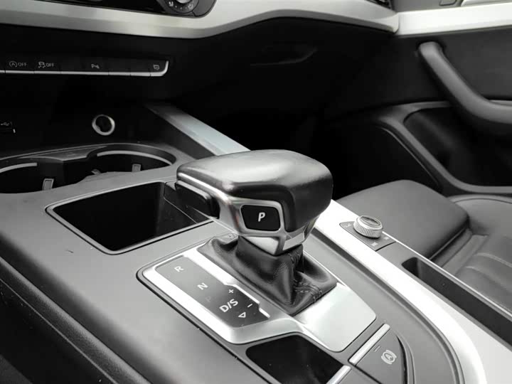 Audi A4L 40 TFSI стиль-динамик — фото 12