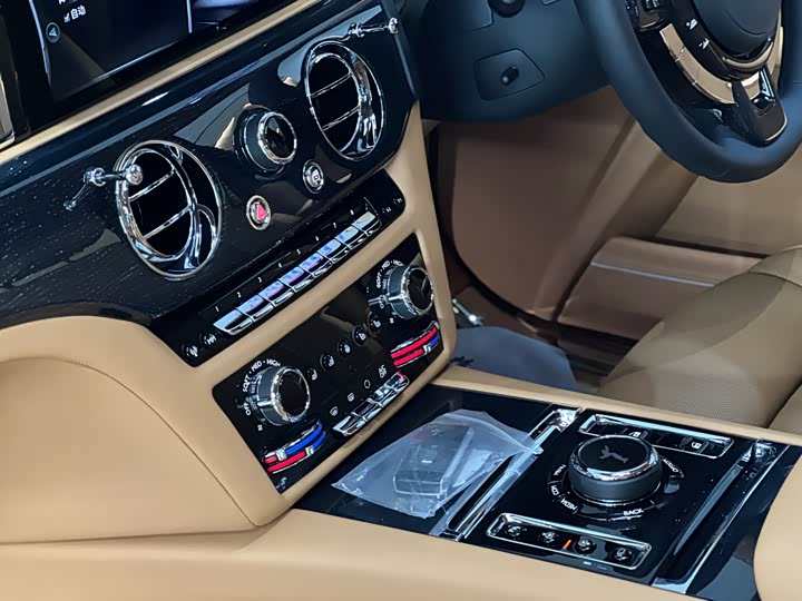Rolls-Royce Ghost — фото 13