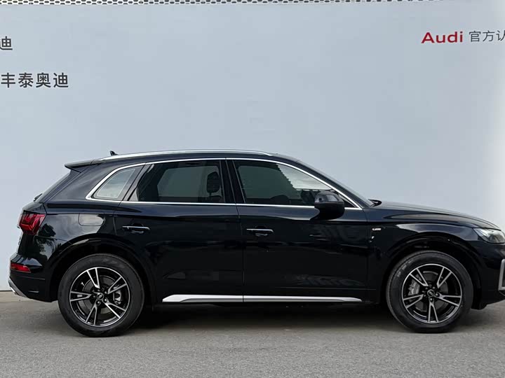 Audi Q5L 2025 40 TFSI — фото 3