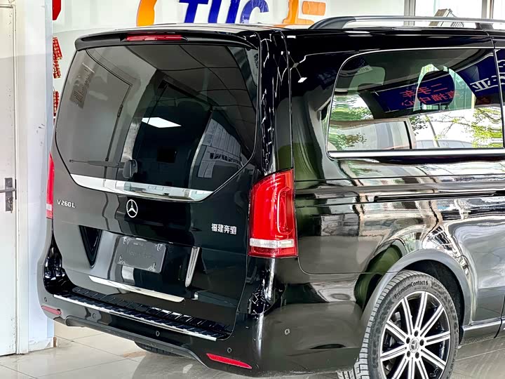 Mercedes-Benz V-Class 2022 V 260 L — фото 9