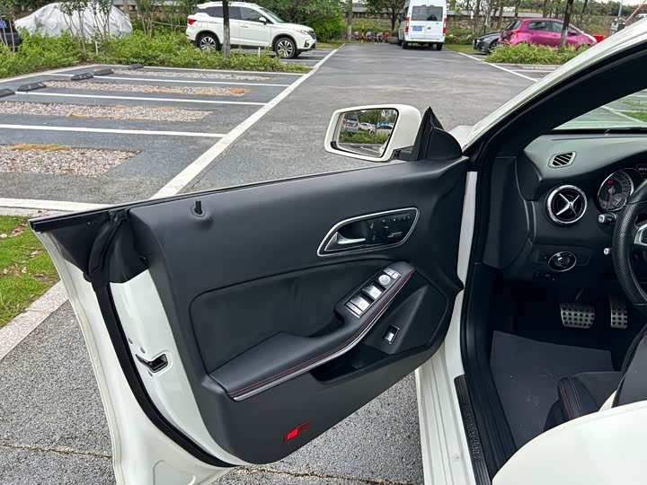 Mercedes-Benz CLA — фото 30