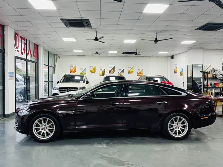 Jaguar XJ 2016 XJL 2.0 T 2 WD — фото 2