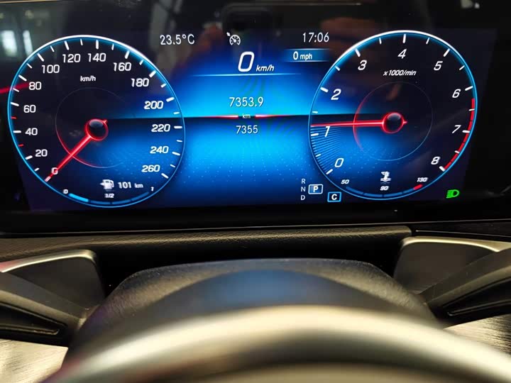 Mercedes-Benz GLB 2023 GLB 220 — фото 12