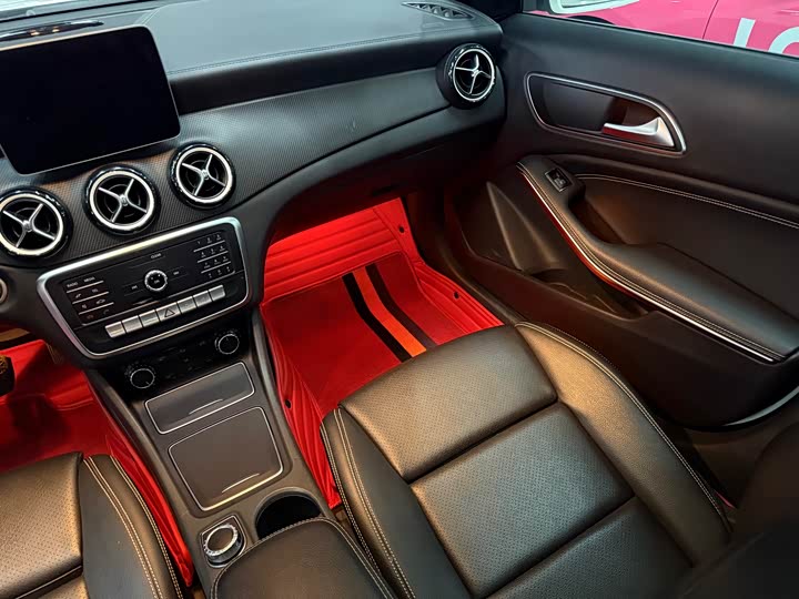 Mercedes-Benz GLA 200 стиль — фото 10