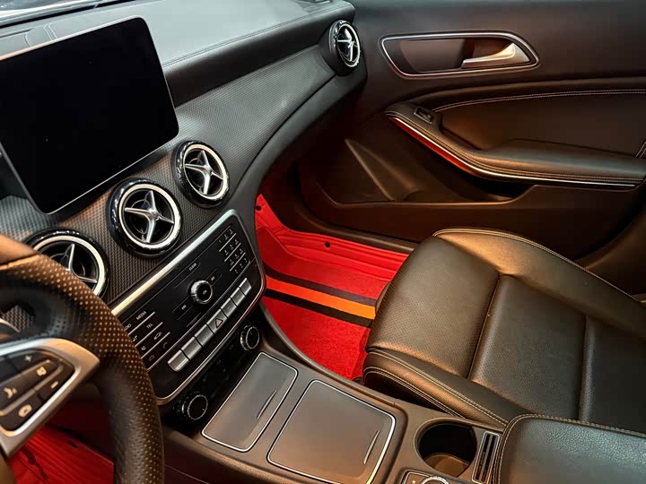 Mercedes-Benz GLA 200 стиль — фото 7