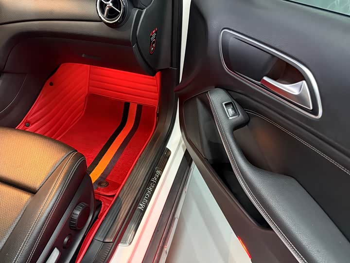 Mercedes-Benz GLA 200 стиль — фото 12