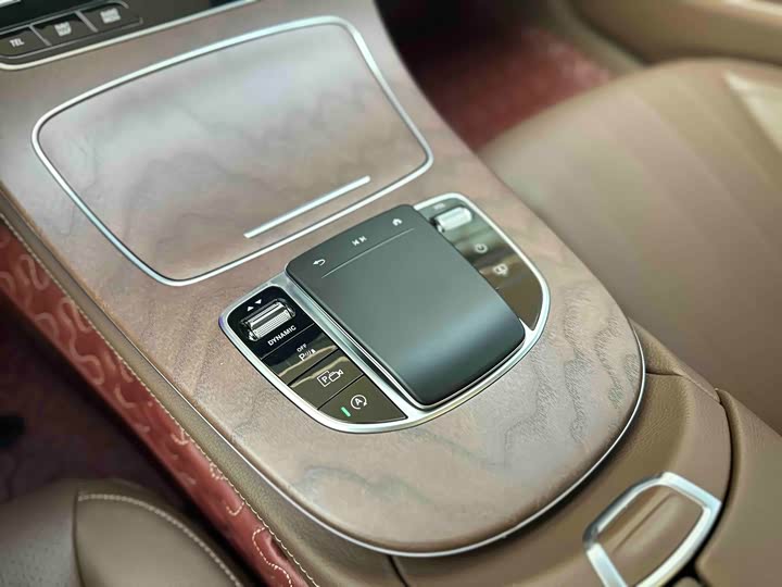 Mercedes-Benz E-Class 2022 E 300 L Luxury — фото 15