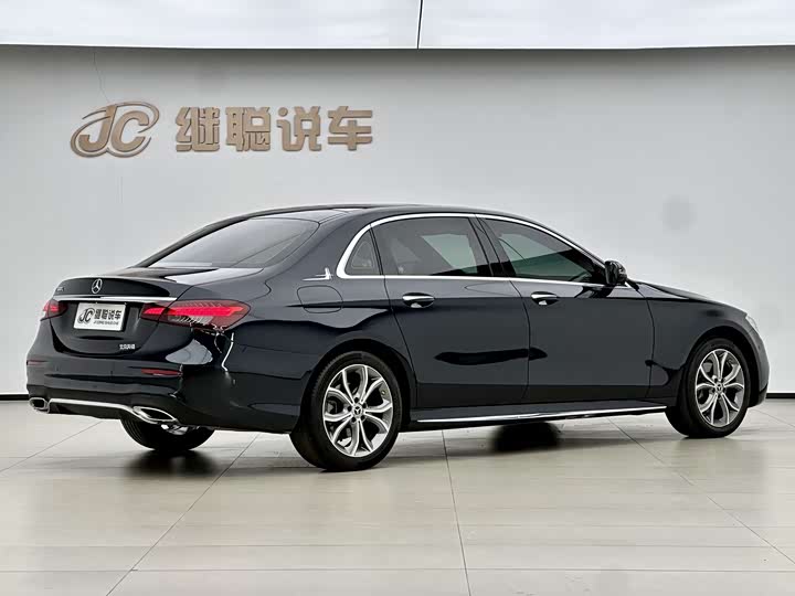 Mercedes-Benz E-Class 2023 E 300 L Luxury — фото 4