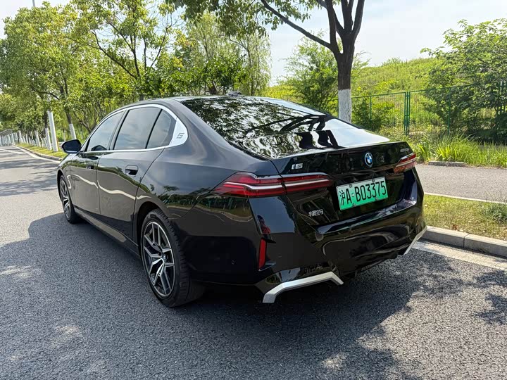 BMW i 5 2024 e Drive 35 L M — фото 5