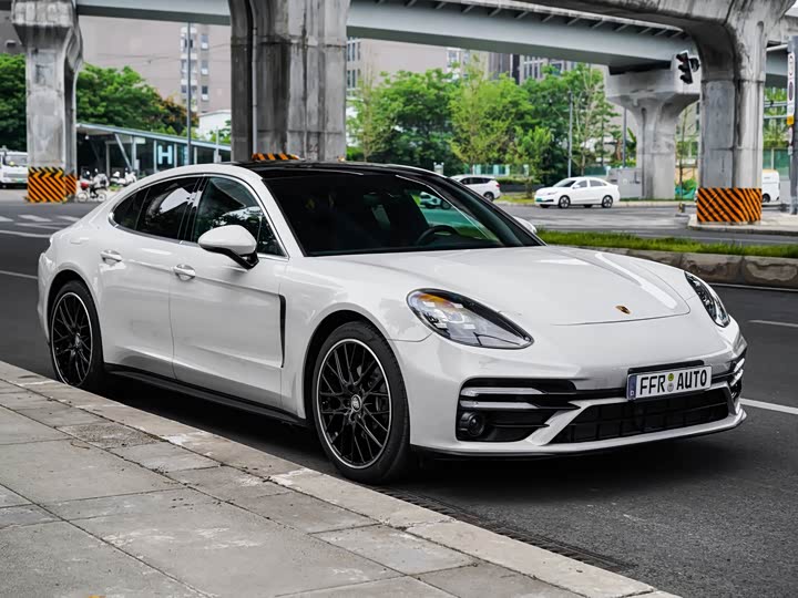 Porsche Panamera 2017 Panamera 3.0 T — фото 14