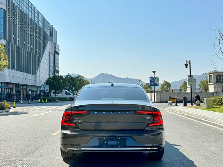 Volvo S90 2025 B 5 — фото 12
