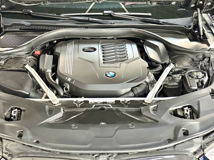 BMW 8-Series 2022 840i x Drive M — фото 10