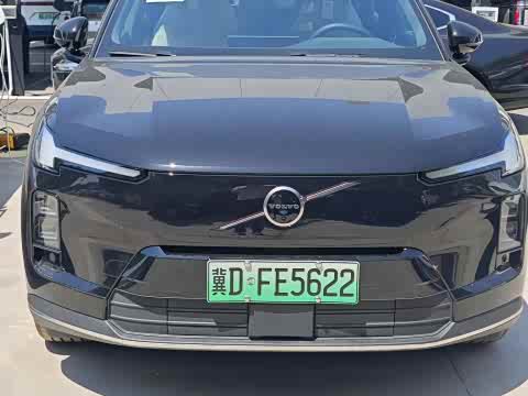 Volvo XC70 Hybrid 2026 4 WD Core — фото 13