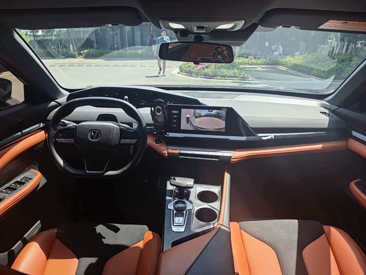 Changan UNI-V 2023 1.5 T — фото 6
