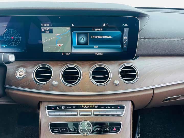 Mercedes-Benz E-Class 2019 E 300 L Luxury — фото 14