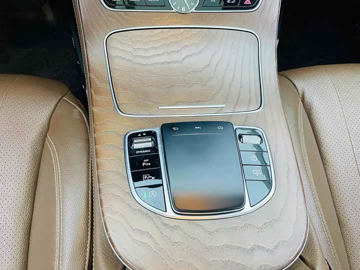 Mercedes-Benz E-Class 2019 E 300 L Luxury — фото 15