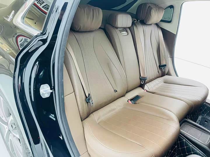 Mercedes-Benz E-Class 2019 E 300 L Luxury — фото 11