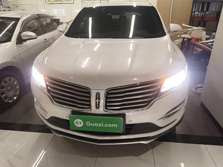 Lincoln MKC 2018 2.0 T 4 WD — фото 3