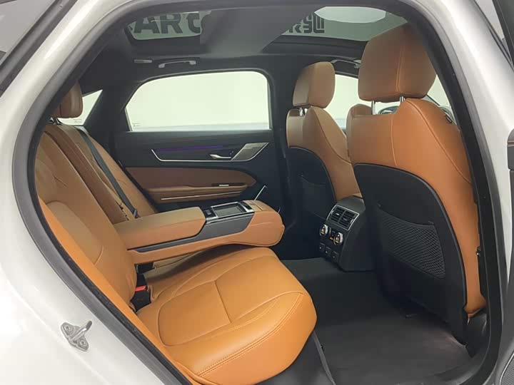 Jaguar XFL 2024 2.0 T P 300 4 WD — фото 23