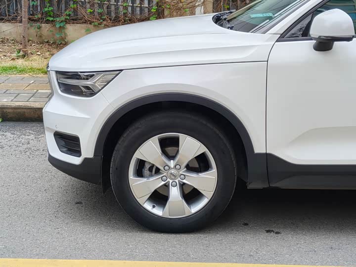 Volvo XC40 2021 T 3 — фото 4