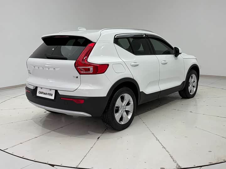 Volvo XC40 2022 T 4 WD — фото 8