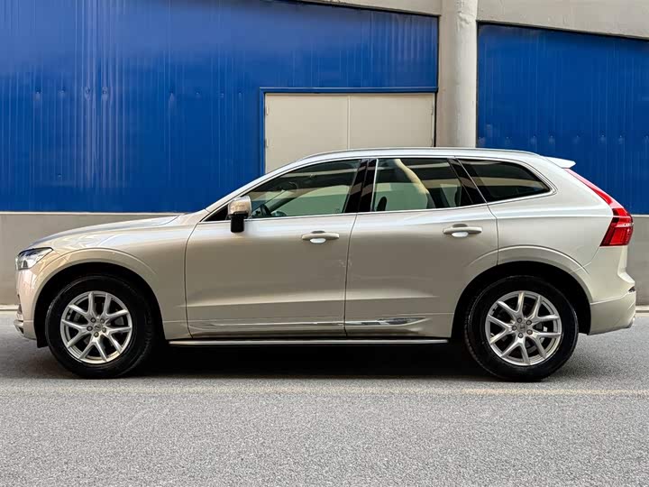 Volvo XC60 2020 T 5 4 WD — фото 3