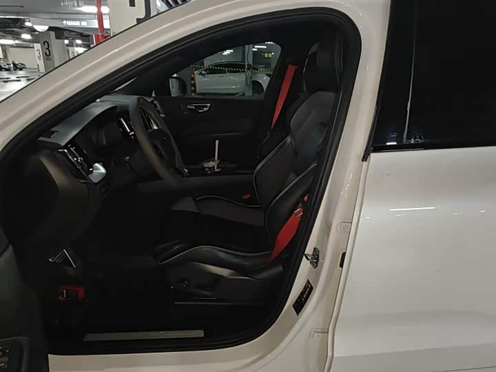 Volvo XC60 Hybrid 2021 T 8 E Hybrid — фото 15