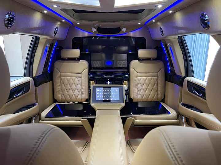 Cadillac ESCALADE 2017 6.2 L ESV — фото 9