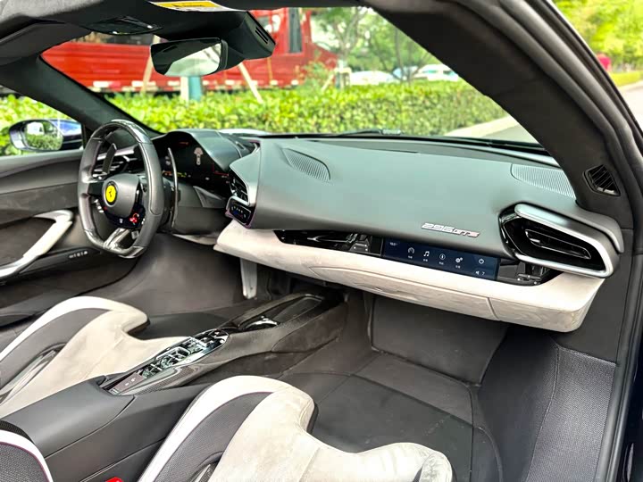 Ferrari 296 2022 3.0 T V 6 GTS — фото 9