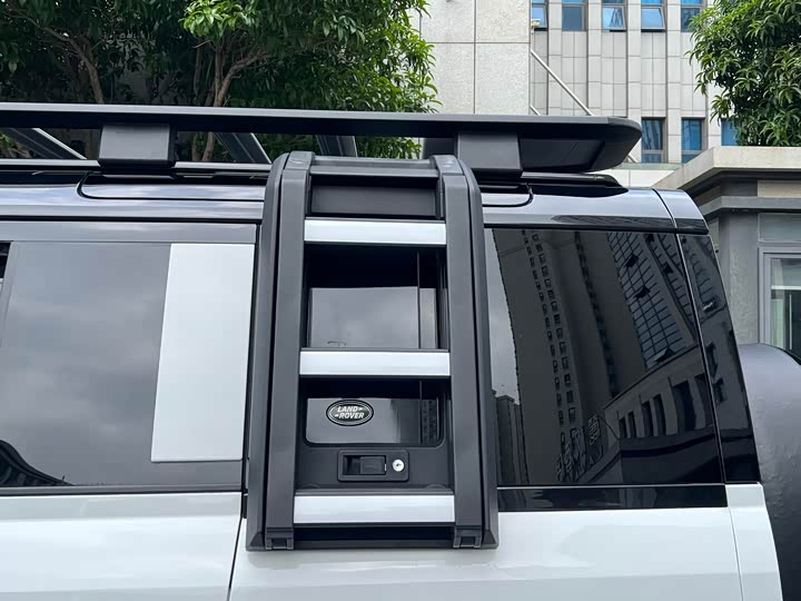 Land Rover Defender — фото 16
