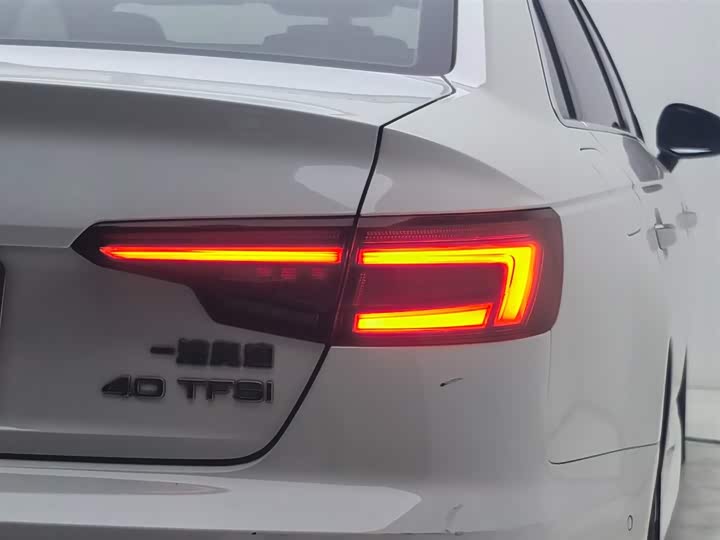 Audi A4L 2019 40 TFSI VI — фото 21