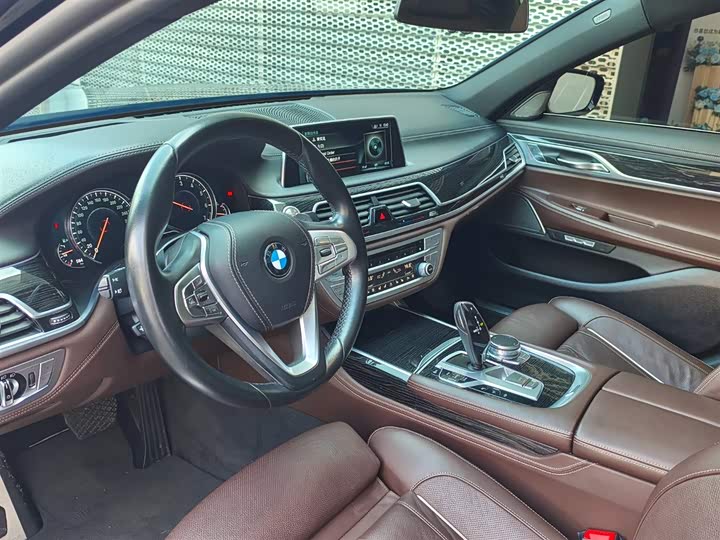BMW 7-Series 2016 740 Li Leading — фото 7