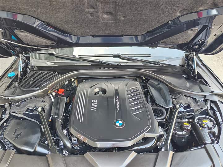 BMW 7-Series 2016 740 Li Leading — фото 25