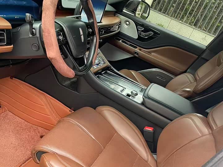 Lincoln Aviator — фото 10