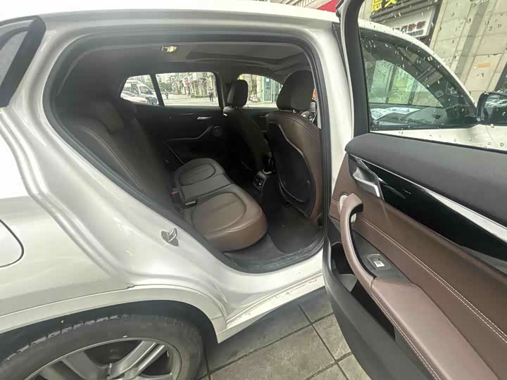 BMW X2 2023 s Drive 25i M — фото 13